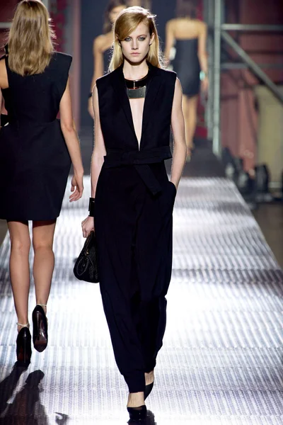 Look 7